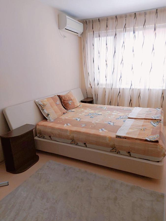 Modern Apartment In بورغاس المظهر الخارجي الصورة
